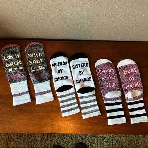 NWOT Girls Crew Length Cozy Slipper Socks, Sister Sentiments and Non Slip Grip - Picture 4 of 11